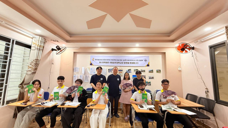 Chụp ảnh kỷ niệm