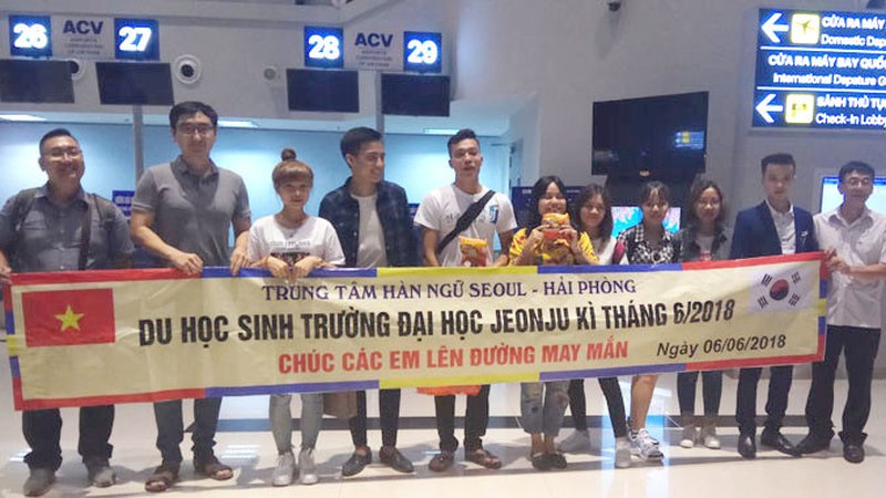 Tiễn bước du học sinh Jeonju sang nhập học kì 6-6-2018