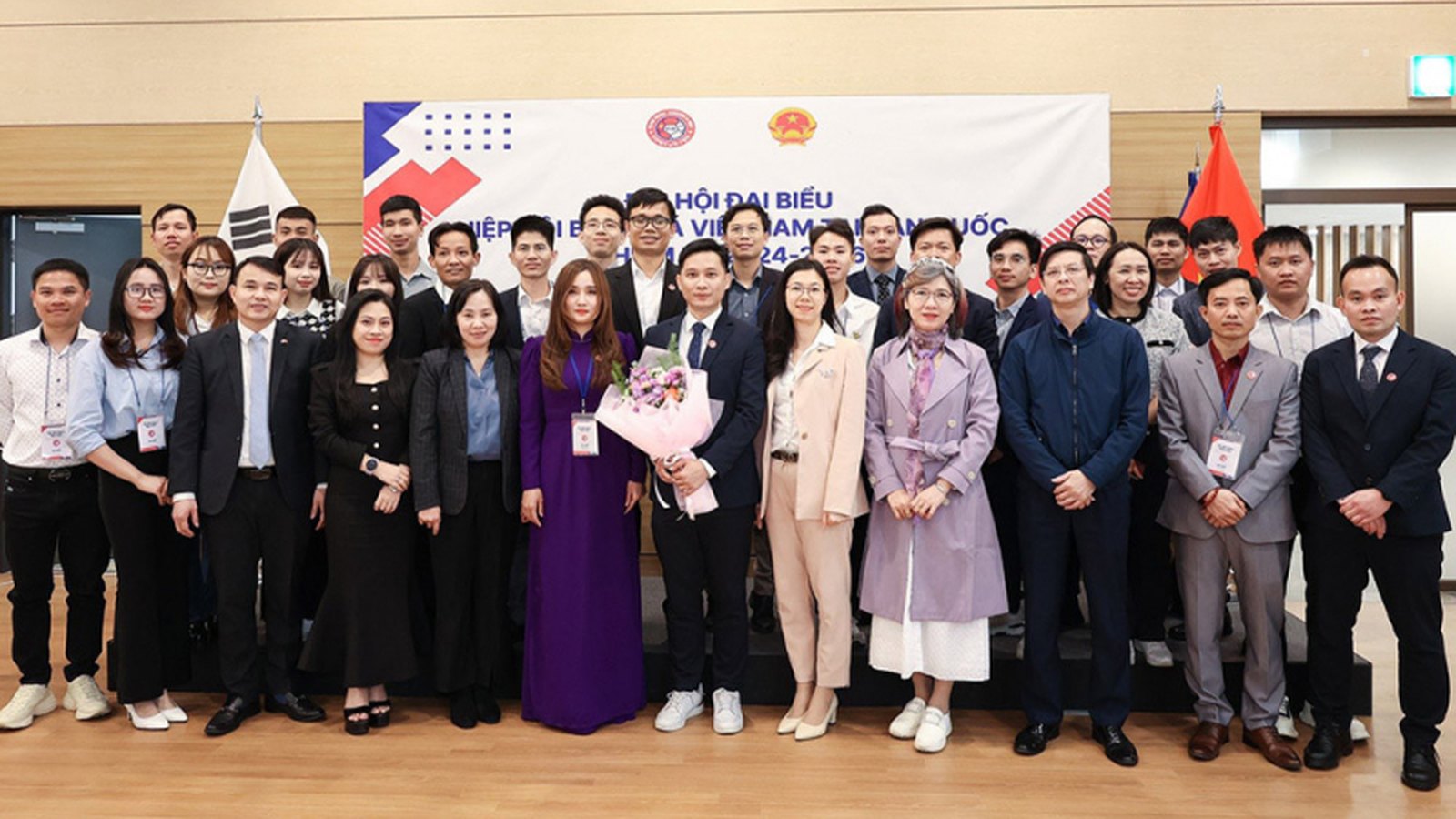 Đội bóng Du Học BA tham dự vào hiệp hội bóng đá Việt Nam tại Hàn Quốc