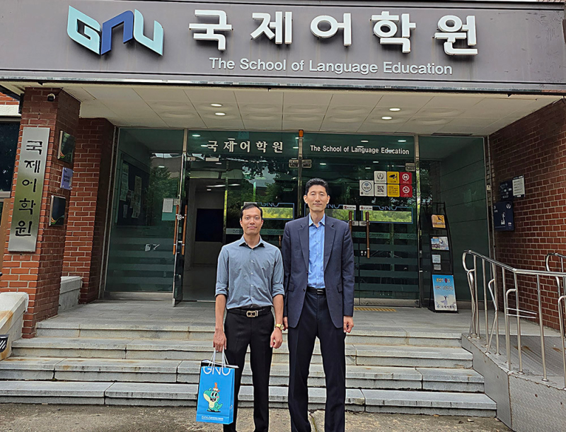 Du Học BA thăm Đại học Quốc gia Gyeongsang