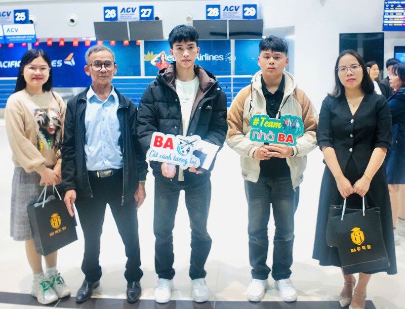 Du học sinh Hanil nhập cảnh an toàn cùng đại diện Du Học BA