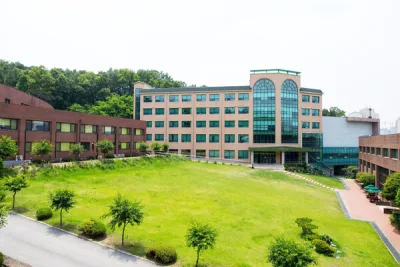 LUTHER UNIVERSITY