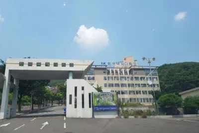 INTERNATIONAL UNIVERSITY OF KOREA