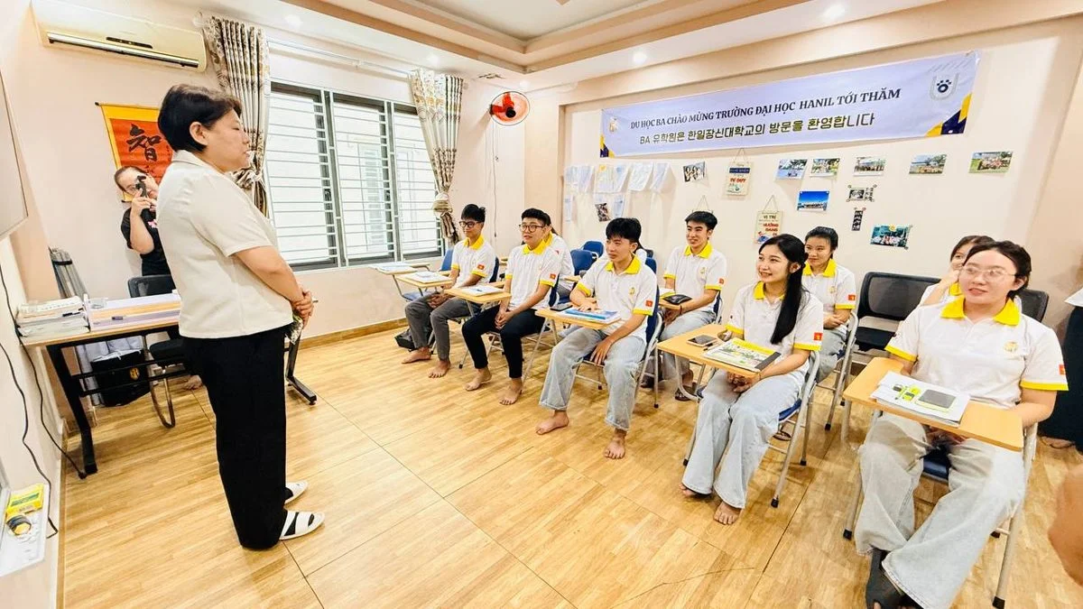 Đại diện trường Đại học Hanil giao lưu với du học sinh Du Học BA